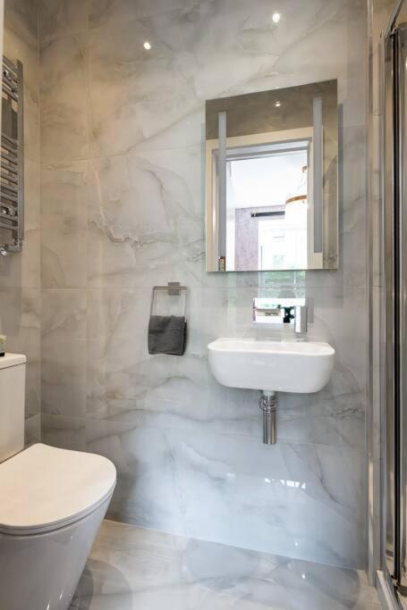 1Lsr - High-End Luxury 2 Bed Designer Apartment ロンドン エクステリア 写真